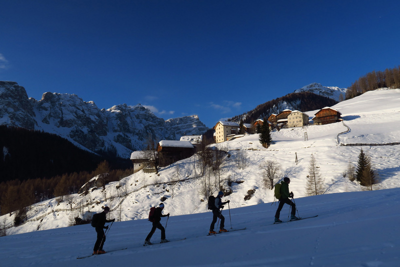Skitouren Woche im Bergsteigerdorf Campill