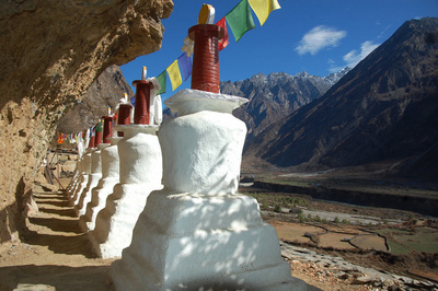 Trekking in Nepal Himalaya Tsum Valley